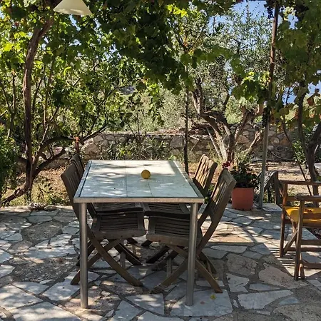 4 Seasons 2 Villa Neokhórion