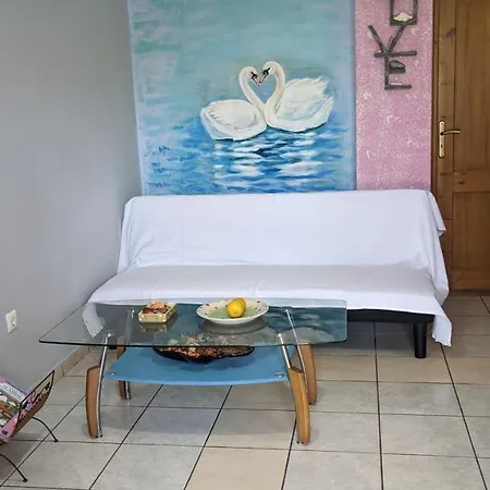 4 Seasons 2 Villa Neokhórion