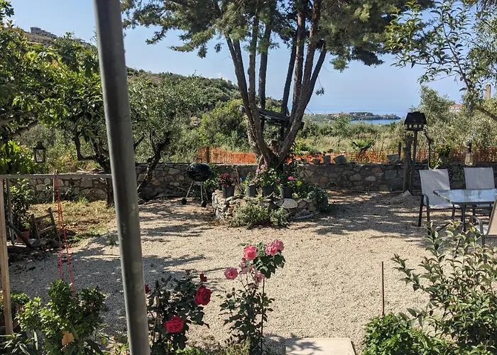 4 Seasons 2 Neokhorion (Messenia)